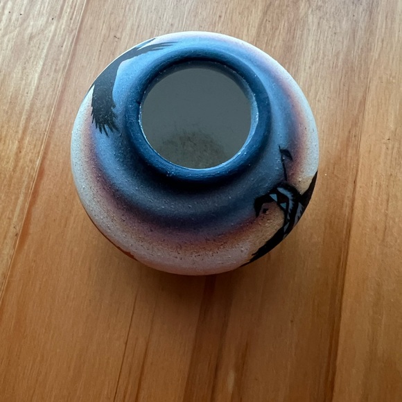 Vintage Navajo Pottery 3.5" Vase "End of the Trail" Horse Warrior Eagle Signed - Picture 5 of 7